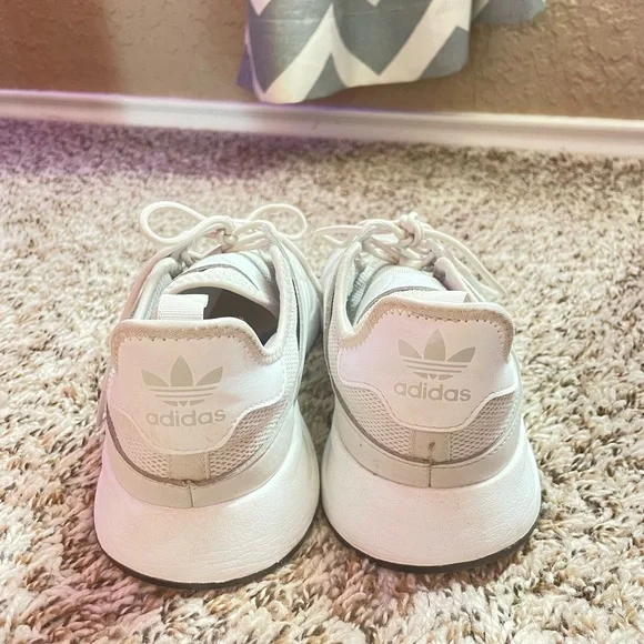 Grey adidas shoes - Picture 3 of 3